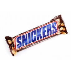Шоколадный батончик SNICKERS 55 гр - Дикси